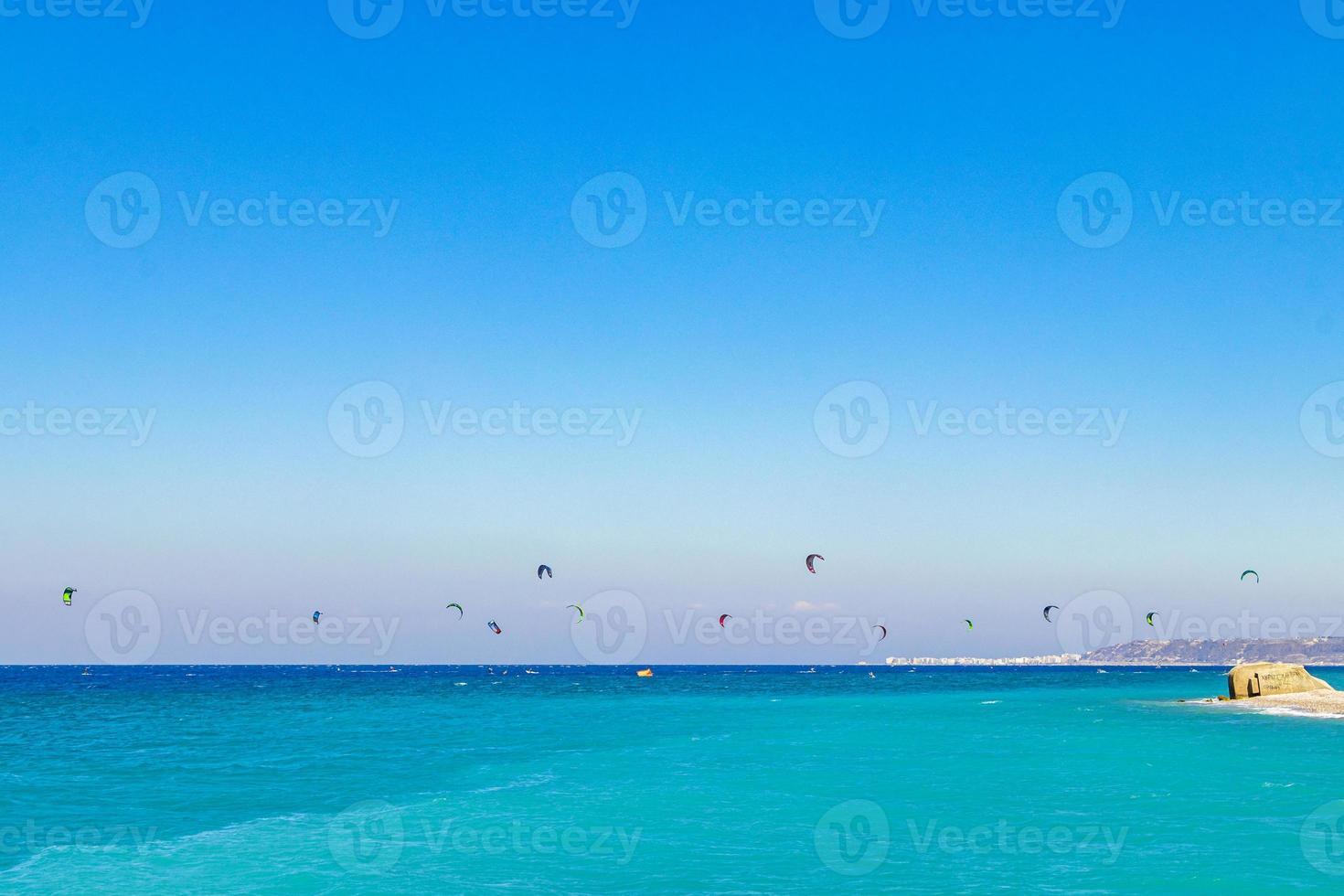 Vacaciones en la playa de Kremasti, Rodas, Grecia foto