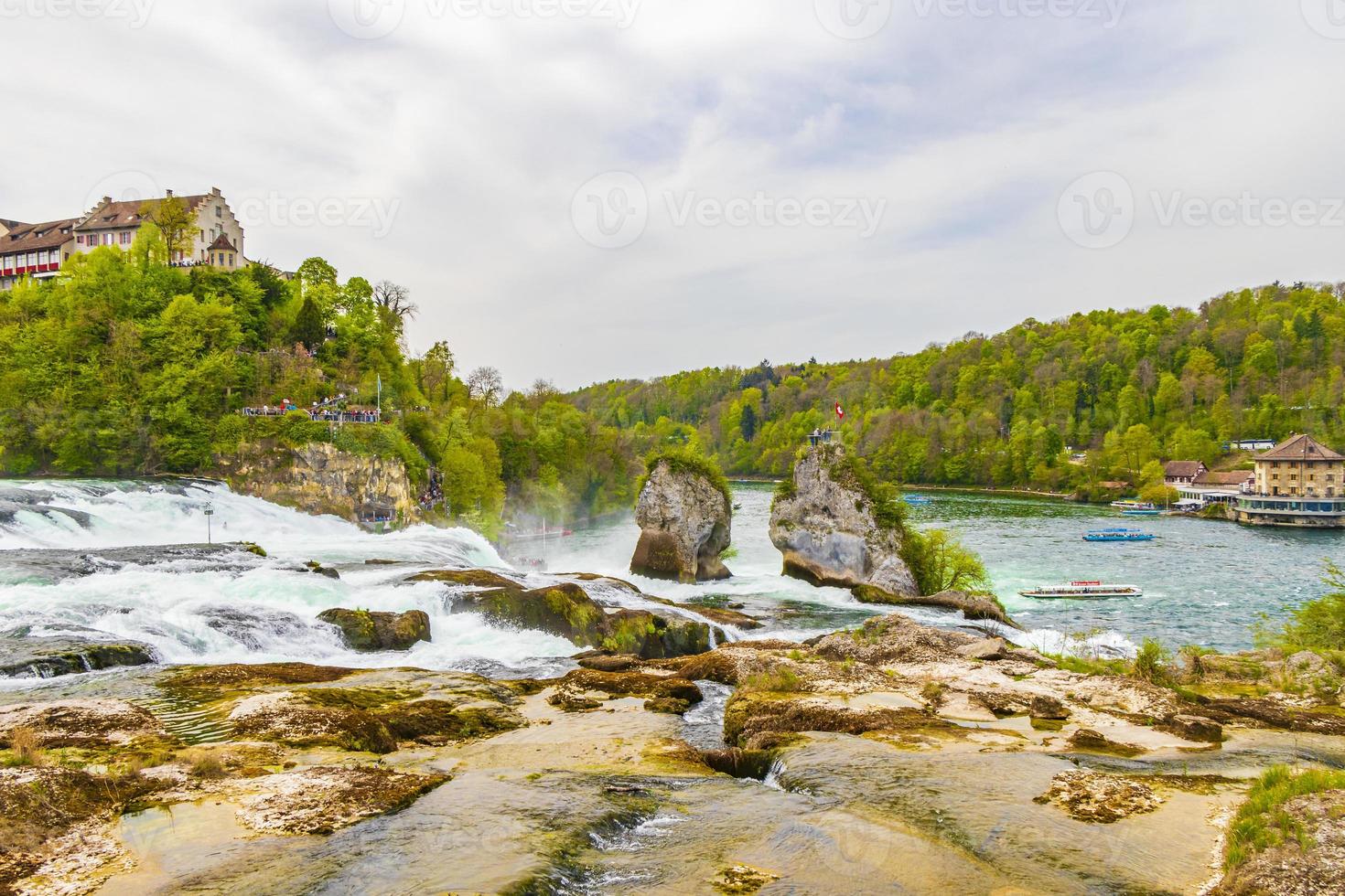 Cataratas del Rin en Neuhausen am Rheinfall, Suiza foto