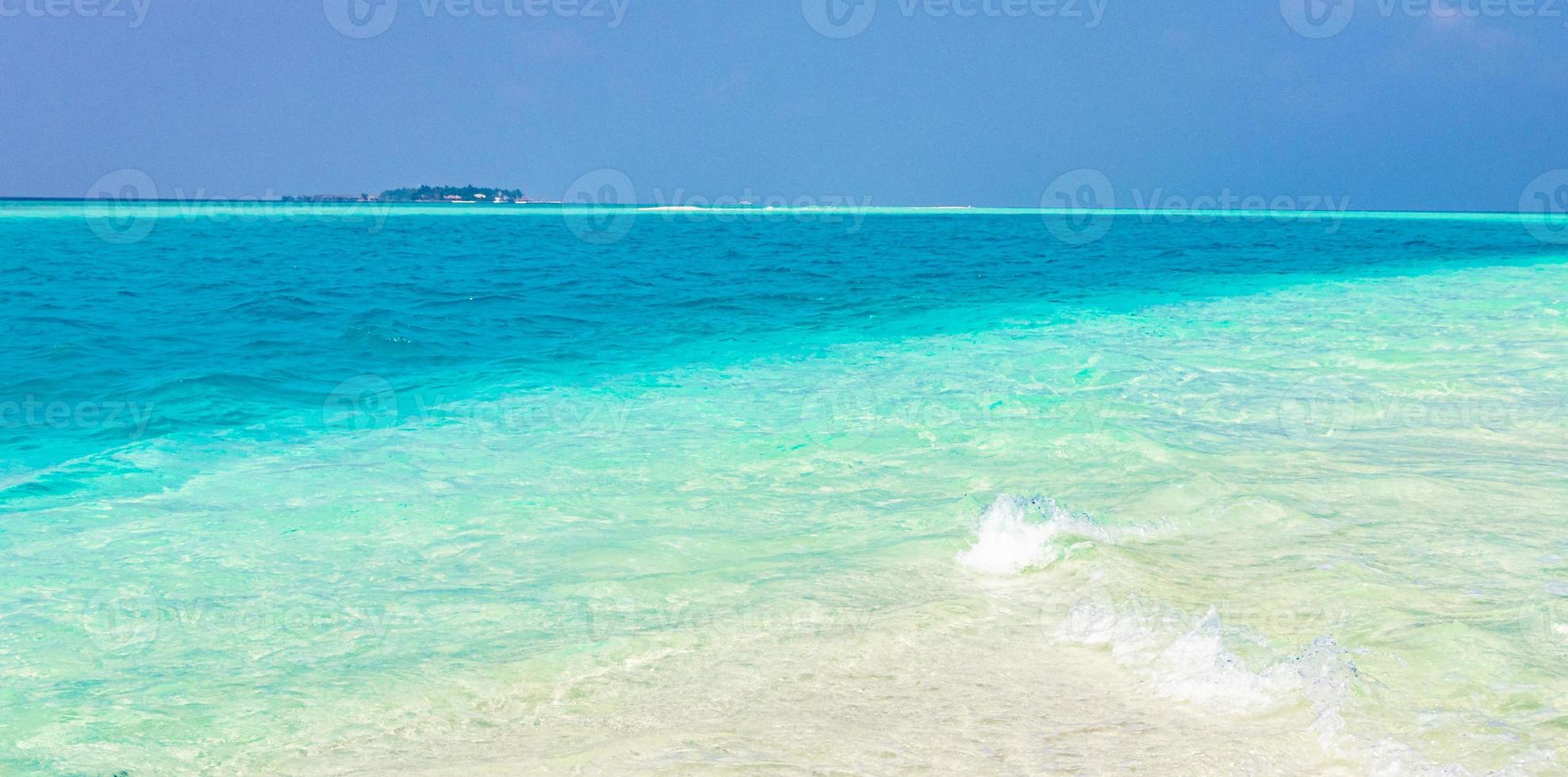 Sandbank islands Madivaru and Finolhu at the Rasdhoo Atoll, Maldives photo