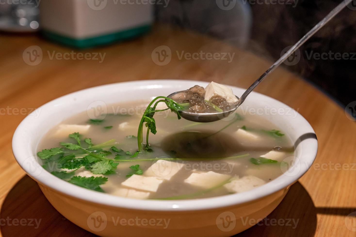 Los platos tradicionales chinos para banquetes son hermosos, fragantes y deliciosos. foto