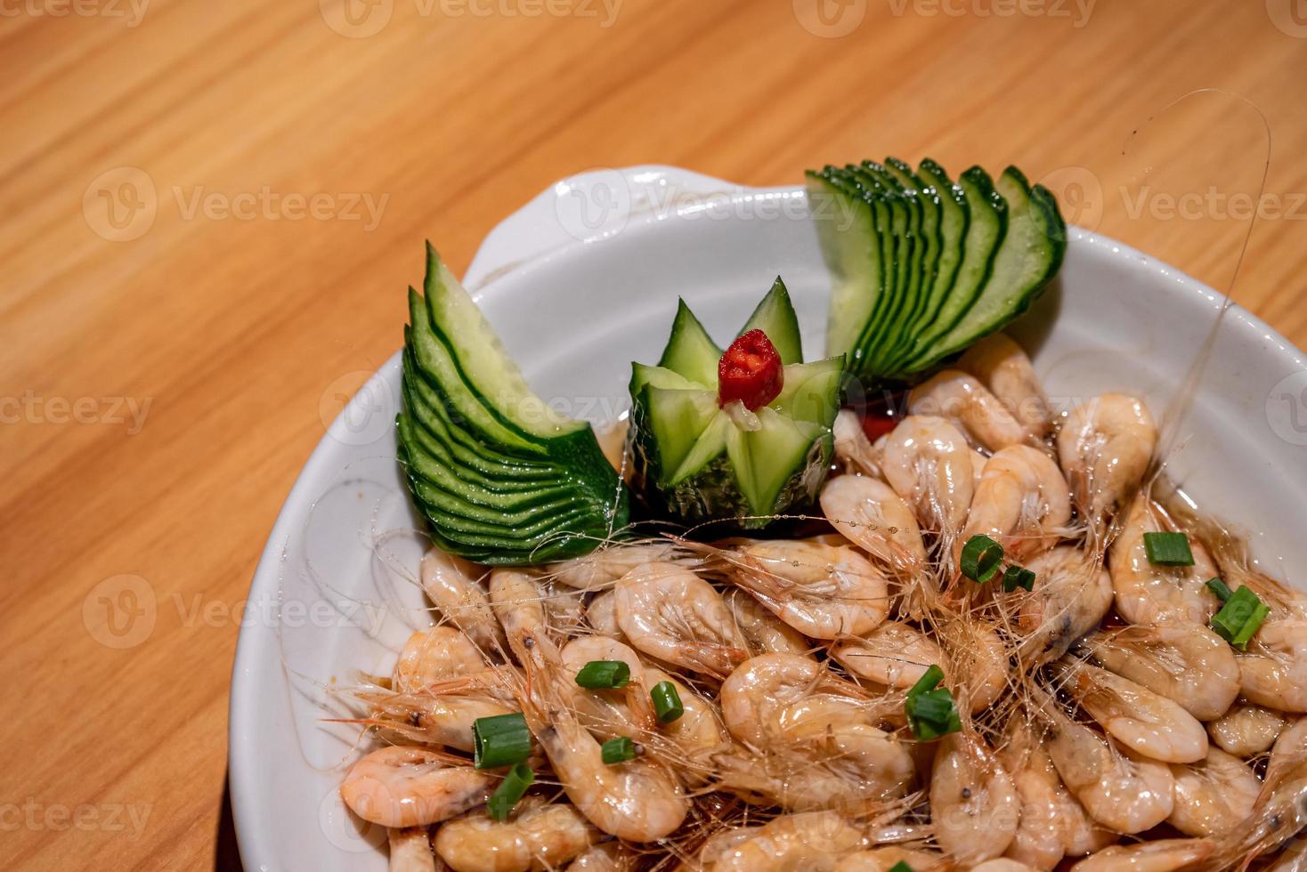 Los platos tradicionales chinos para banquetes son hermosos, fragantes y deliciosos. foto