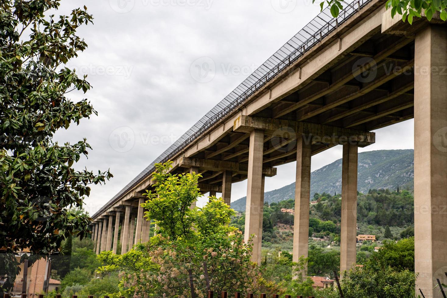 puente de la autopista de san carlo foto