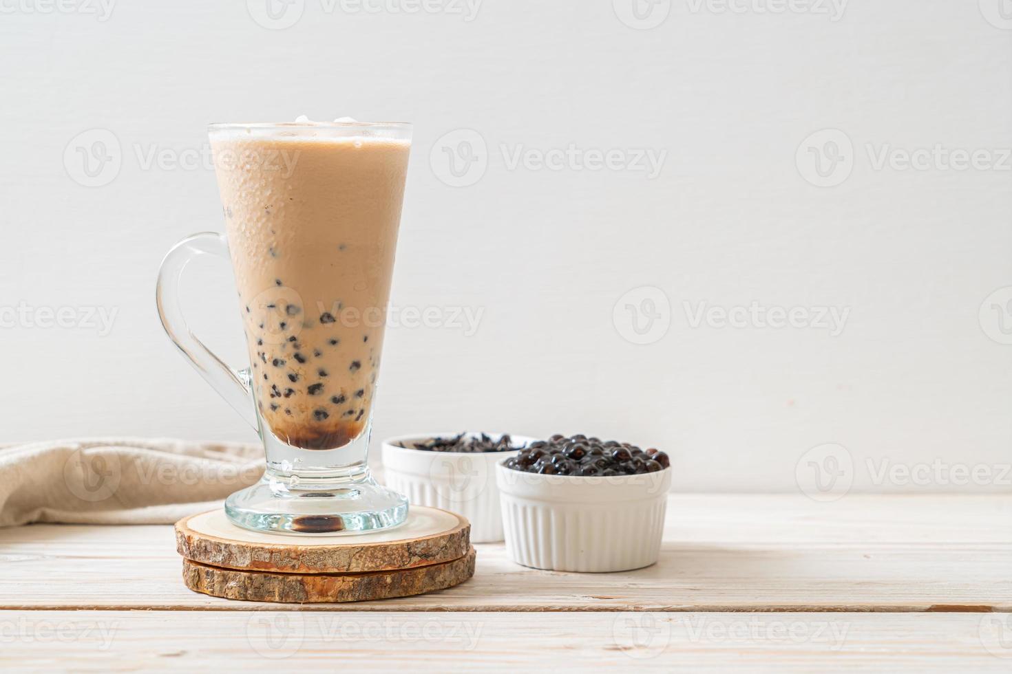 té con leche de taiwán con burbujas foto