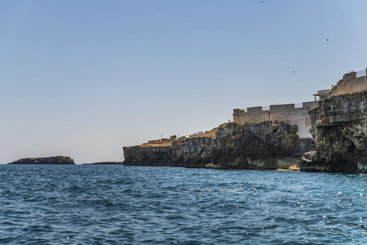 polignano una yegua vista desde el mar foto