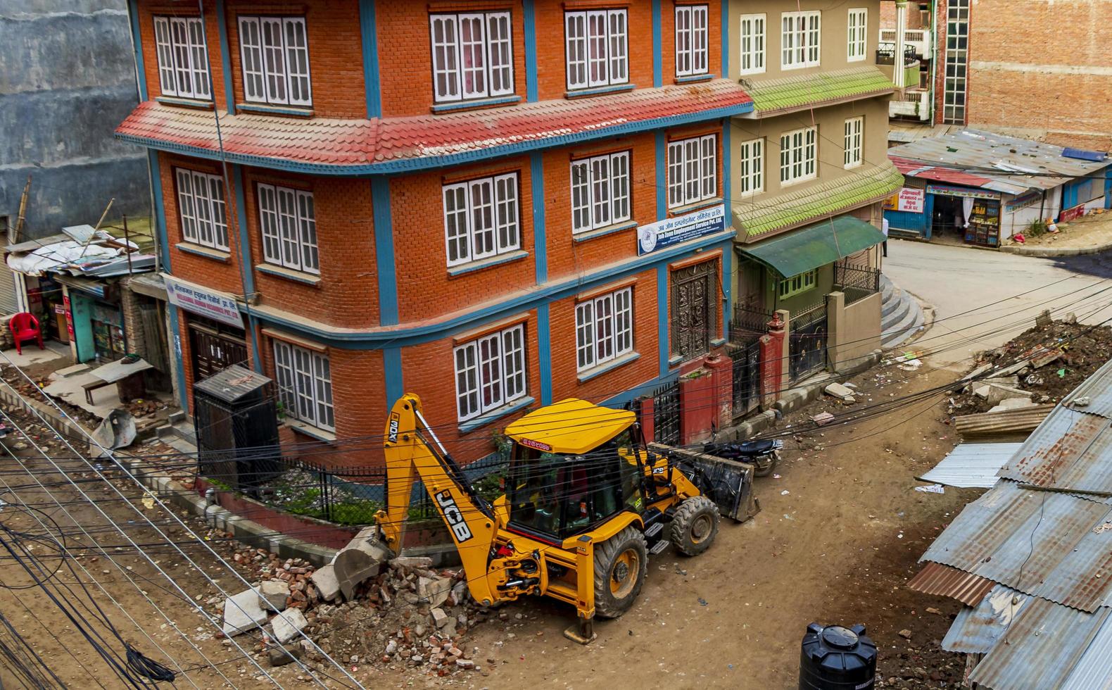 Colorido área de construcción de calles en Sinamangal, Katmandú, Nepal, 2018 foto