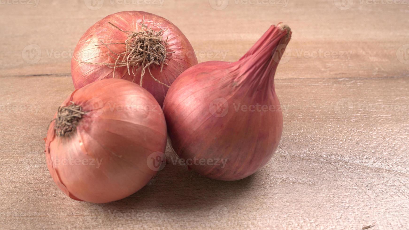 Fresh red onions photo