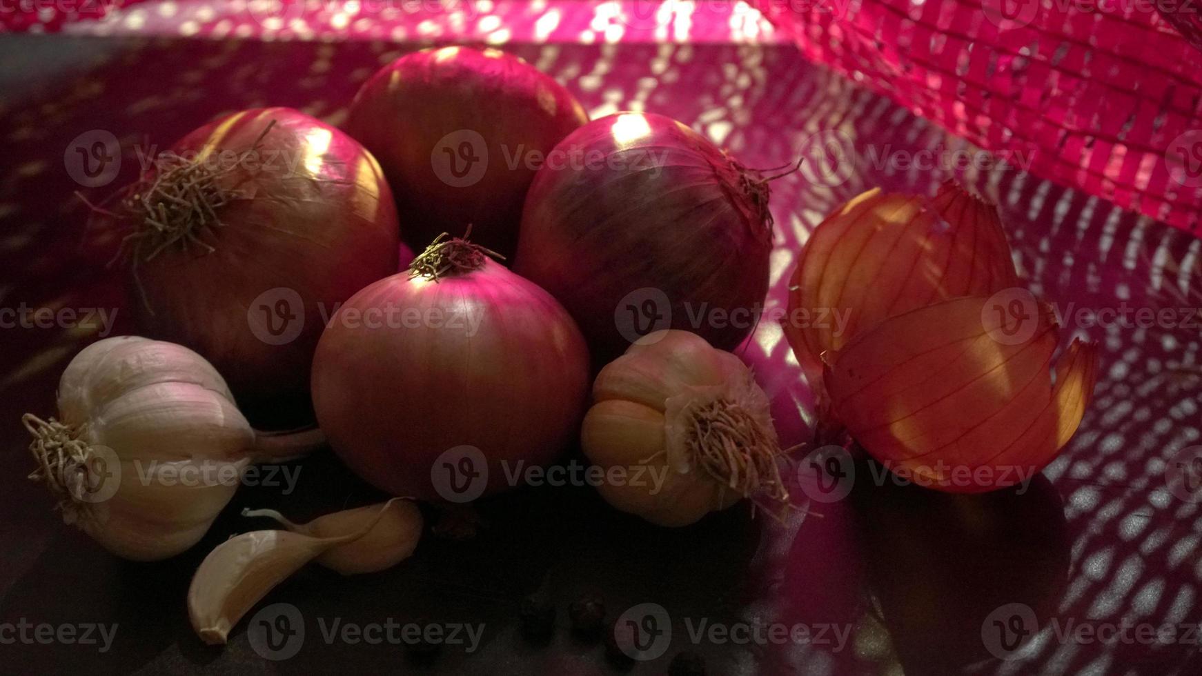 Fresh red onions photo
