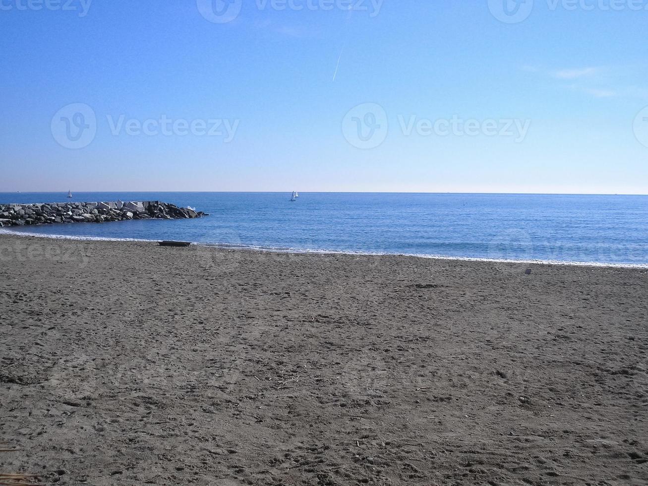 vista al mar en albissola marina foto