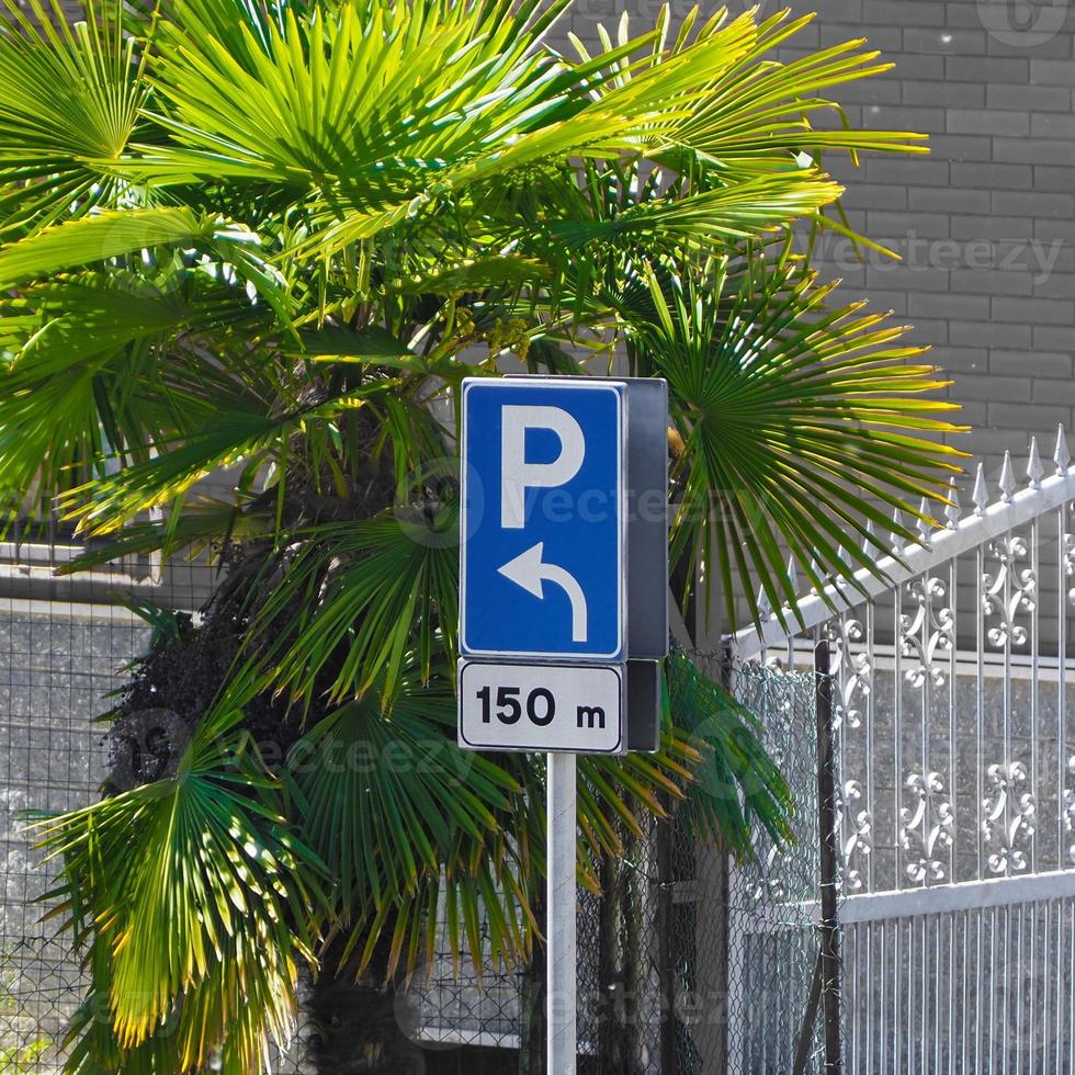 Parking at 150 m sign photo