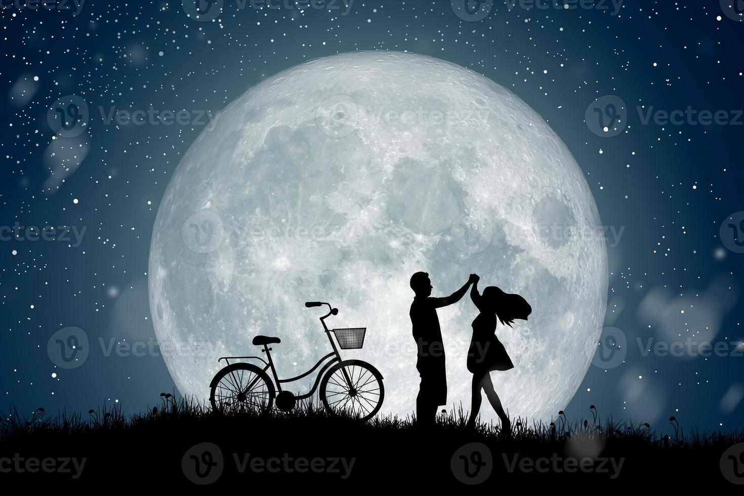 silueta de pareja, amante, relación en el paisaje nocturno. 3596301 Foto de  stock en Vecteezy