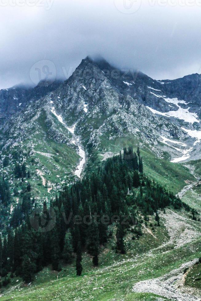 valle de kumrat hermoso jazz banda paisaje vista de las montañas foto