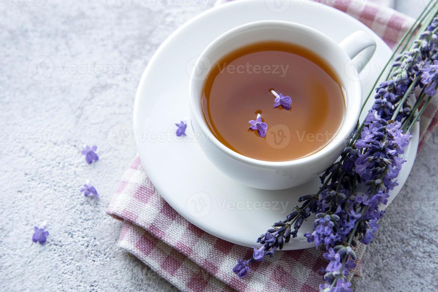 taza de té de lavanda foto