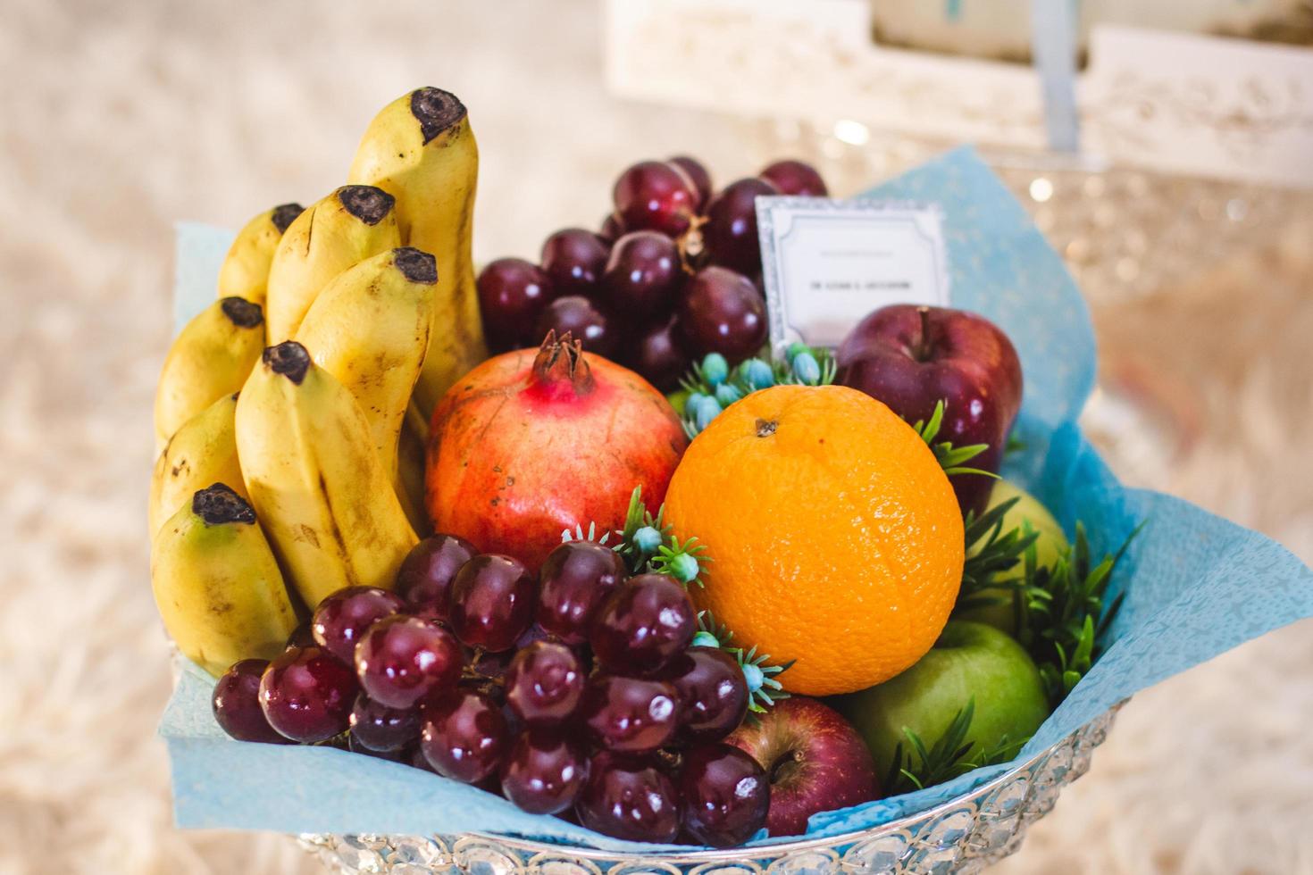 frutas variadas en un tazón foto