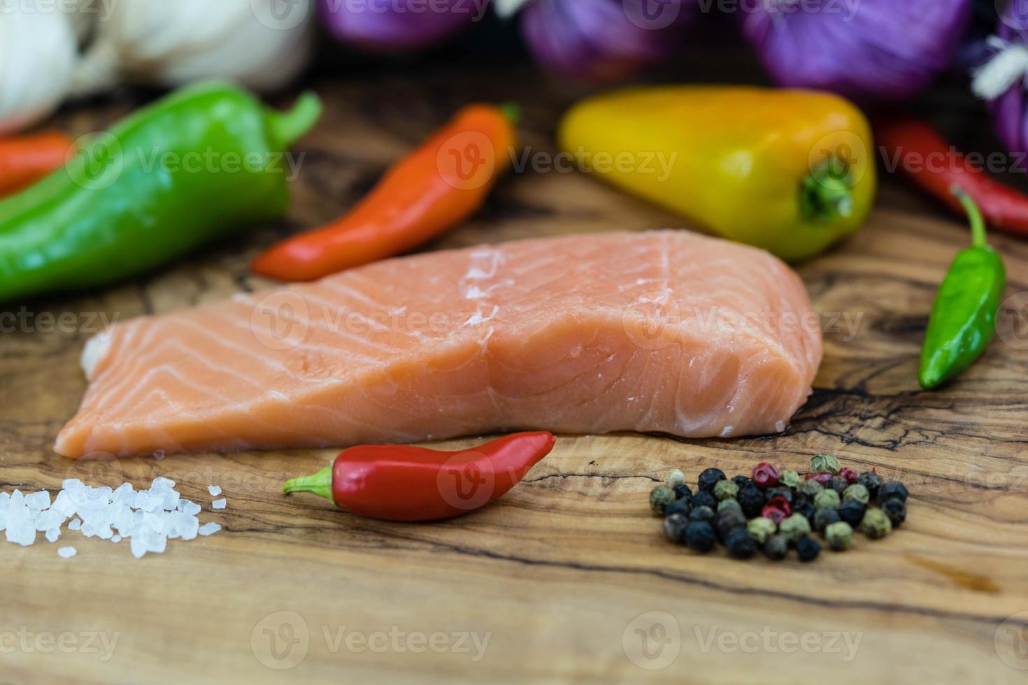 pappadelle italiana con filete de salmón foto