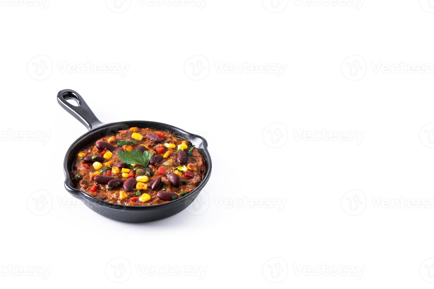 tradicional mexicana tex mex chili con carne en sartén de hierro foto