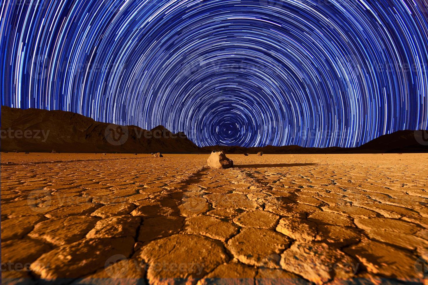 Hermosas formaciones de dunas de arena en el Valle de la Muerte de California foto