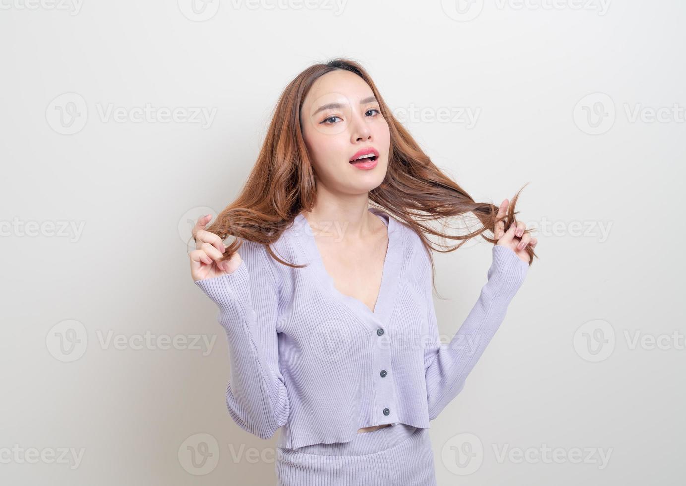 retrato, mujer hermosa, con, sentimiento feliz, y, sonriente foto