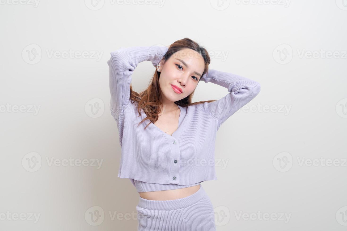 retrato, mujer hermosa, con, sentimiento feliz, y, sonriente foto