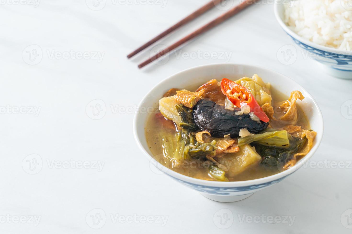 repollo en escabeche hervido y sopa de calabaza amarga foto