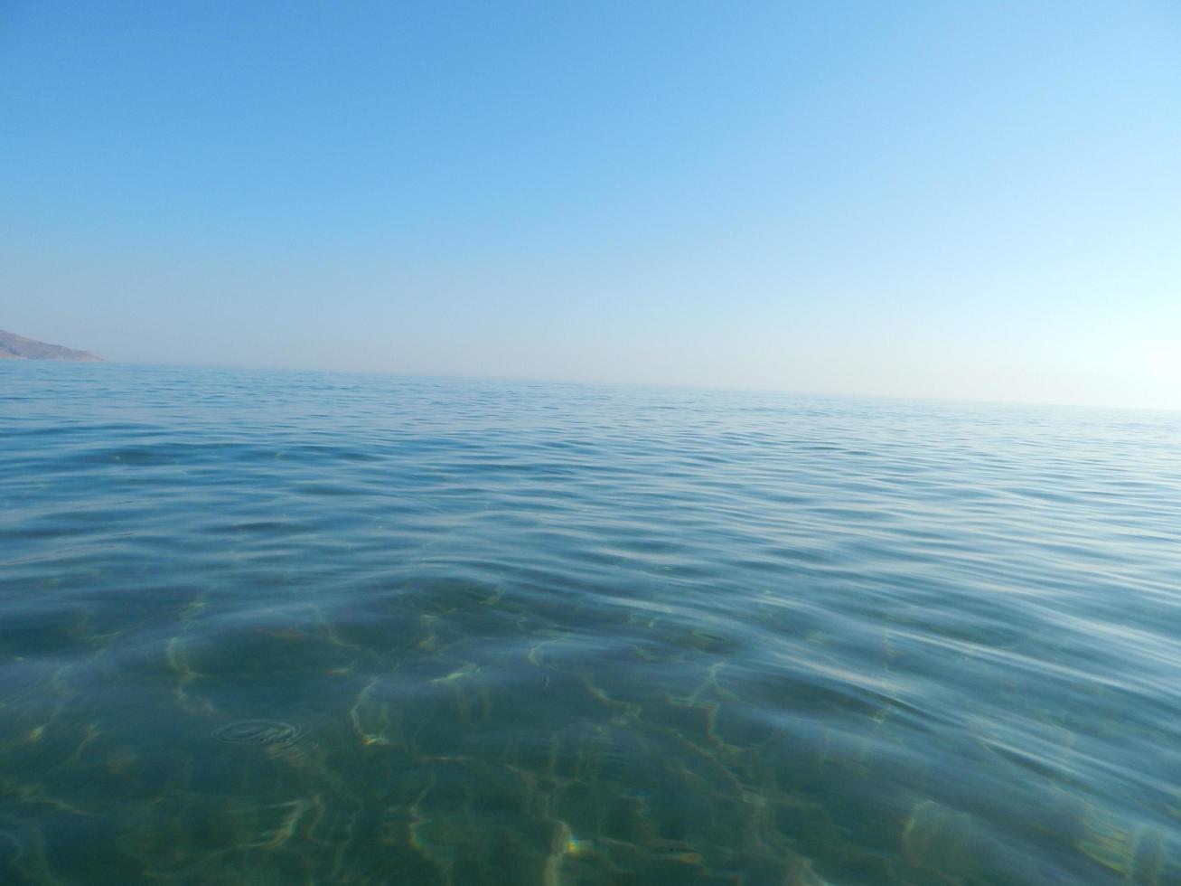 viajar en grecia en la isla de creta montañas y el mar foto