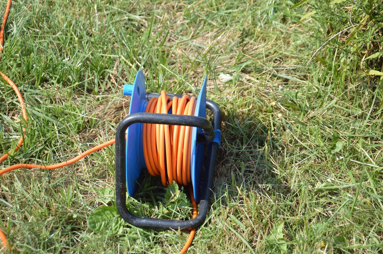 Electric coil for conducting electricity at a distance photo