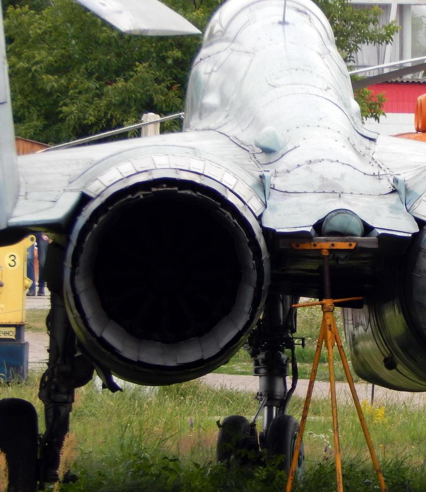 aviones civiles y militares en detalle foto