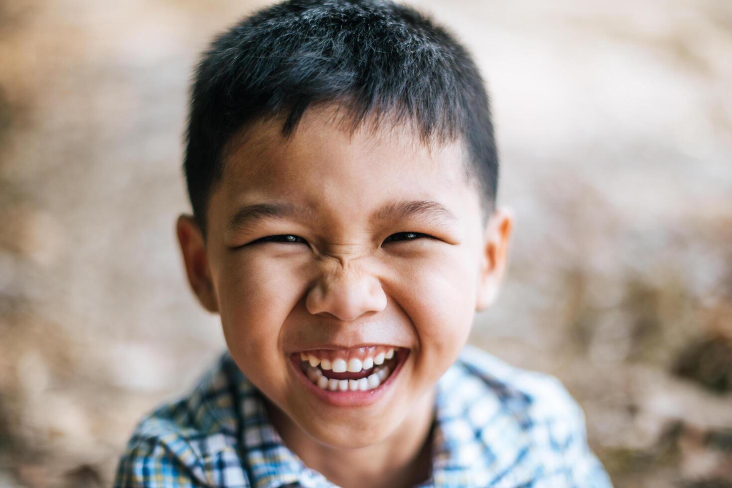 primer plano, cara feliz, niño foto