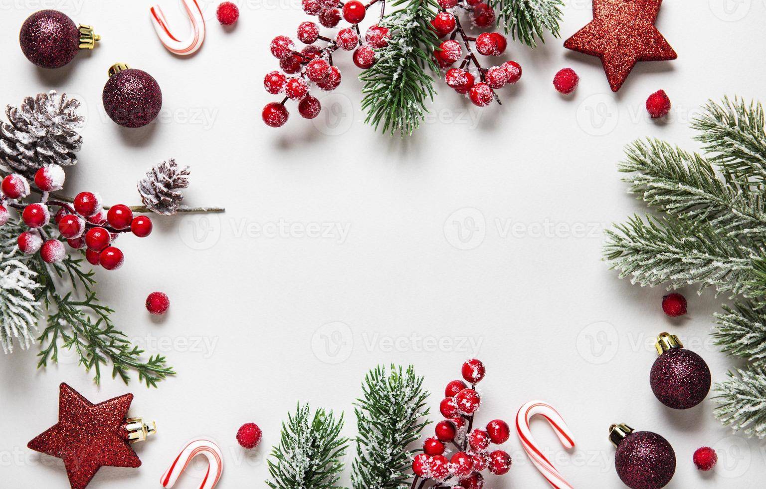 Hãy trang trí cho màn hình của bạn với những bức hình nền đẹp lung linh liên quan đến mùa lễ Giáng Sinh này. Với những hình ảnh về ông già Noel, những chú tuần lộc xinh xắn hay những ngôi nhà sáng tràn đầy ánh đèn, bạn sẽ có những khoảnh khắc tuyệt vời hơn trong mùa đông này.