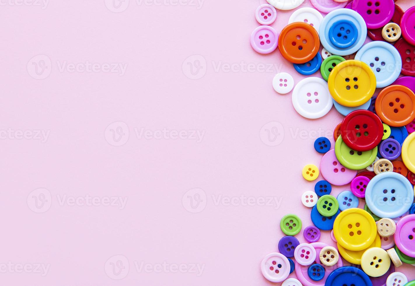 botones de costura multicolores foto