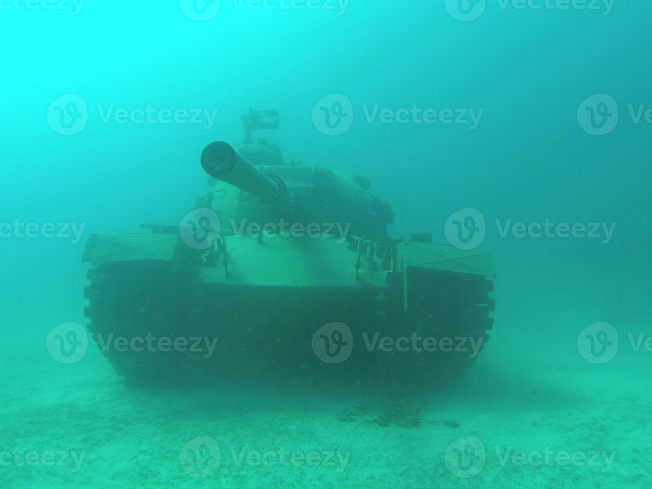 tanque militar naufragio submarino anlatya kas 2020 foto