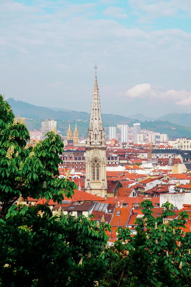 Cityview de la ciudad de Bilbao, País Vasco, España foto