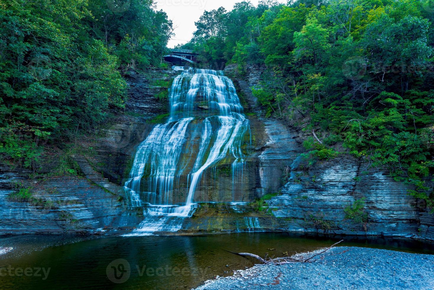 montour falls al atardecer foto