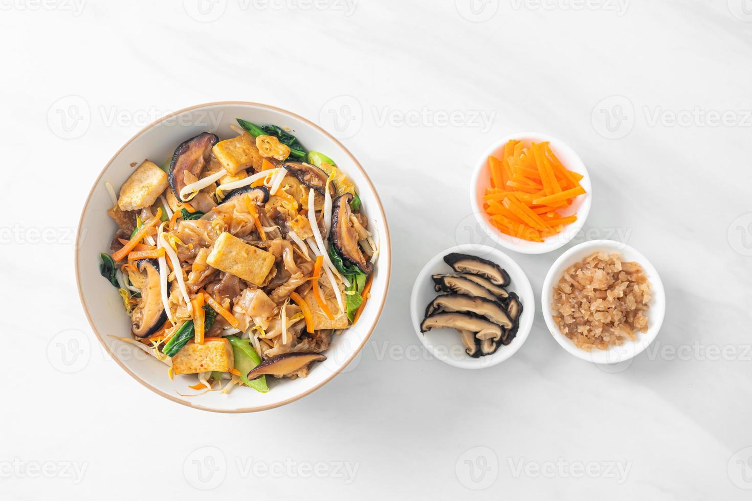 stir-fried noodles with tofu and vegetables photo