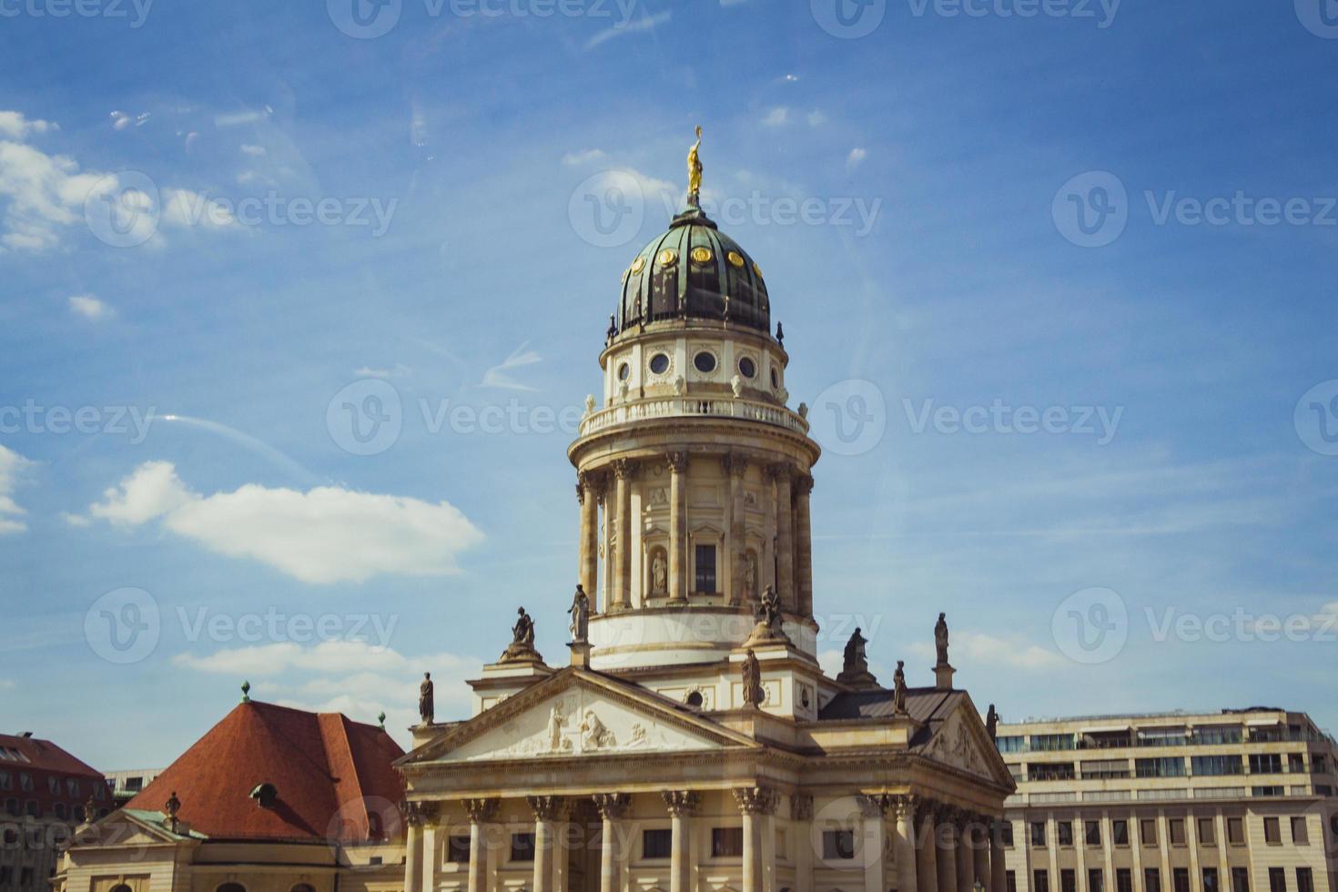 la catedral francesa en la ciudad de berlín foto