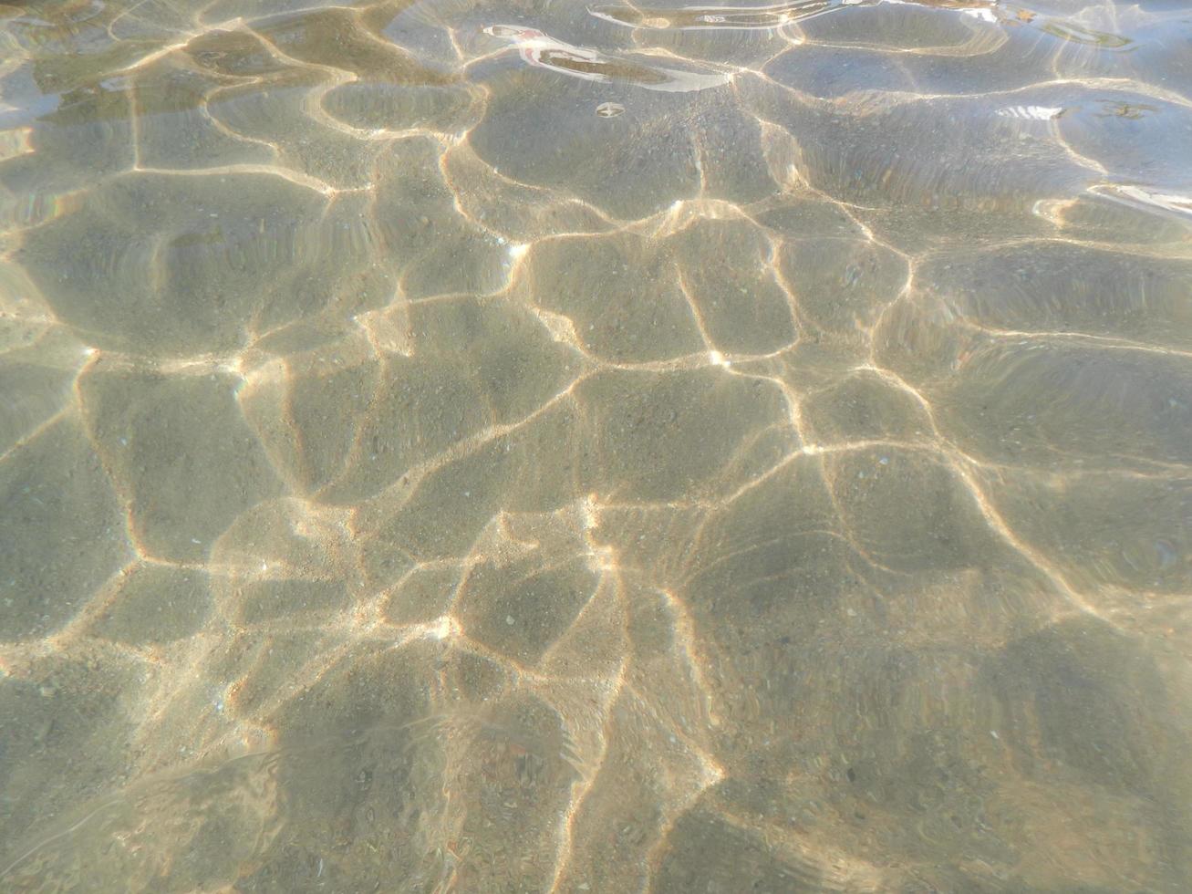 textura de agua de mar en el mar rojo de egipto foto