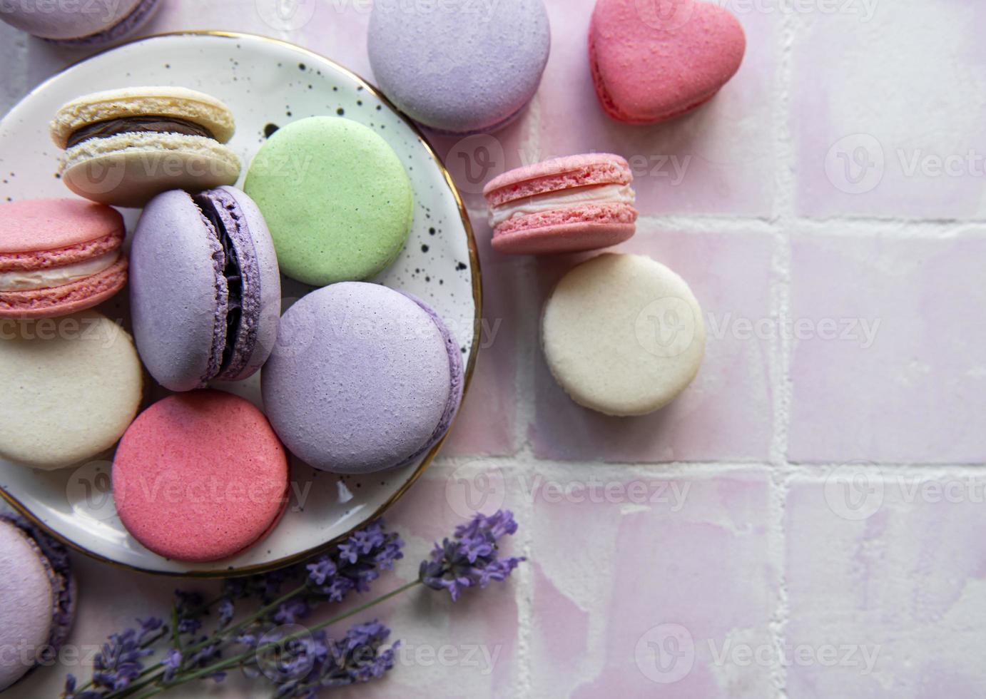 macarons franceses con diferentes sabores foto