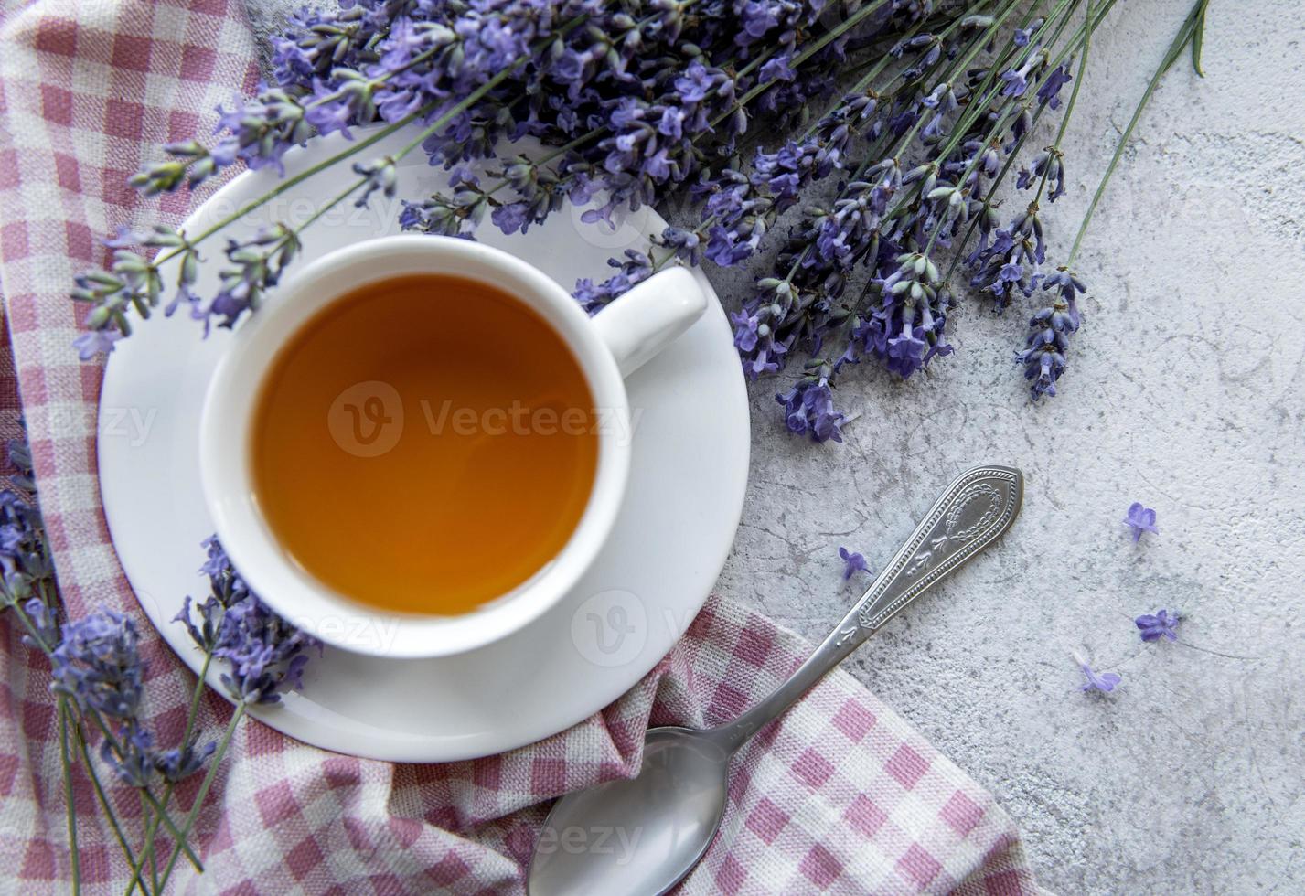 taza de té de lavanda foto