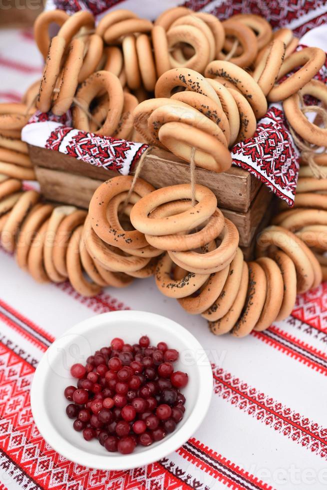 dry bagels and bagels on a table photo