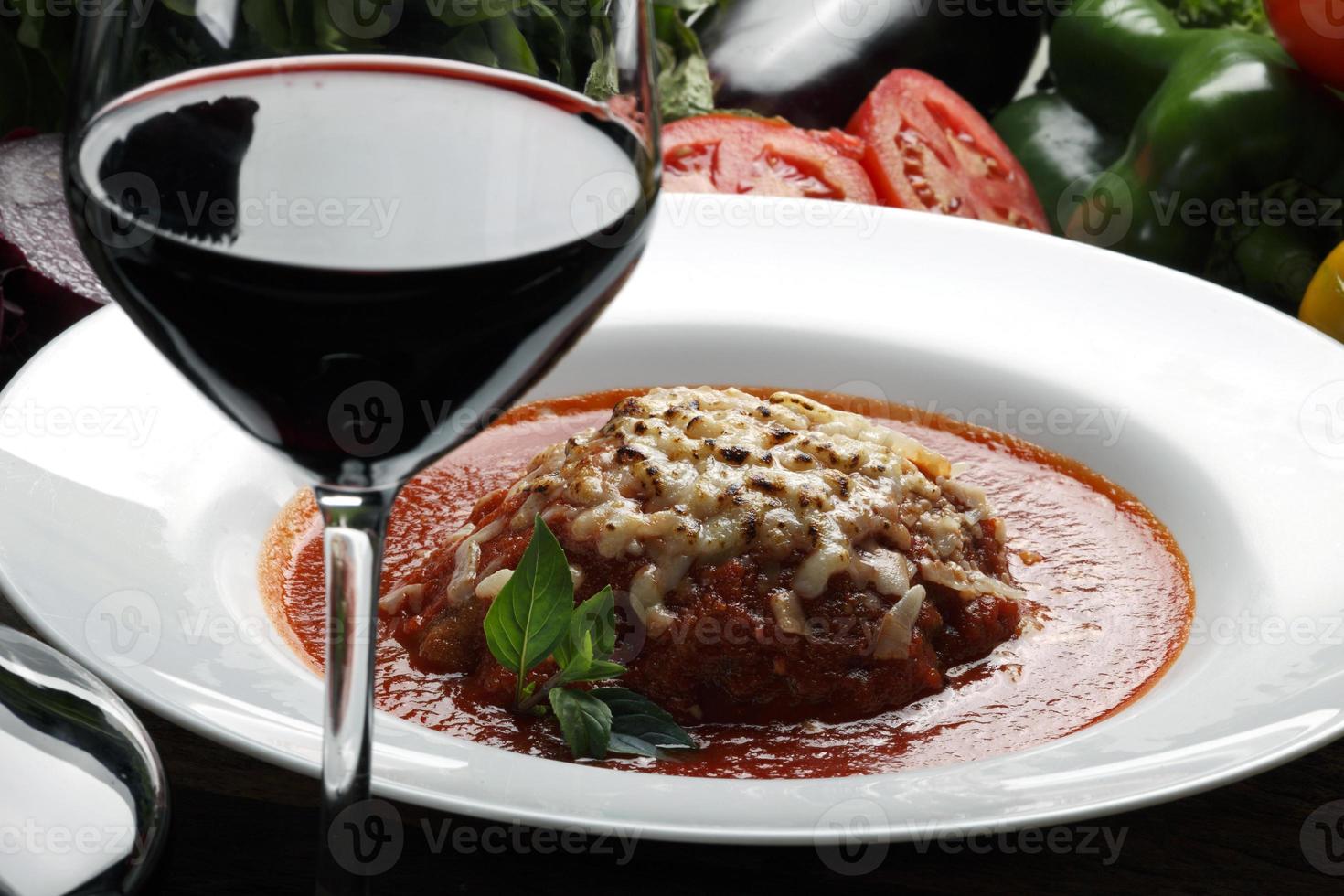 Spaghetti bolognese red wine photo