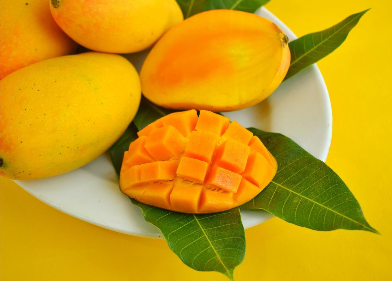 Close up photo of fresh mango fruit