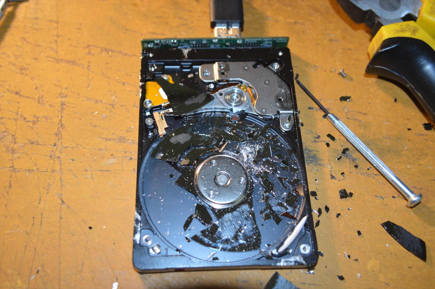 Repair microelectronics computer hard drive photo
