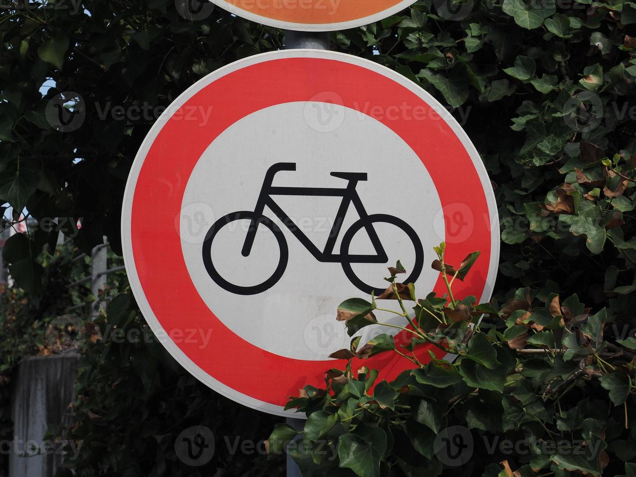 no entry sign for bicycles photo