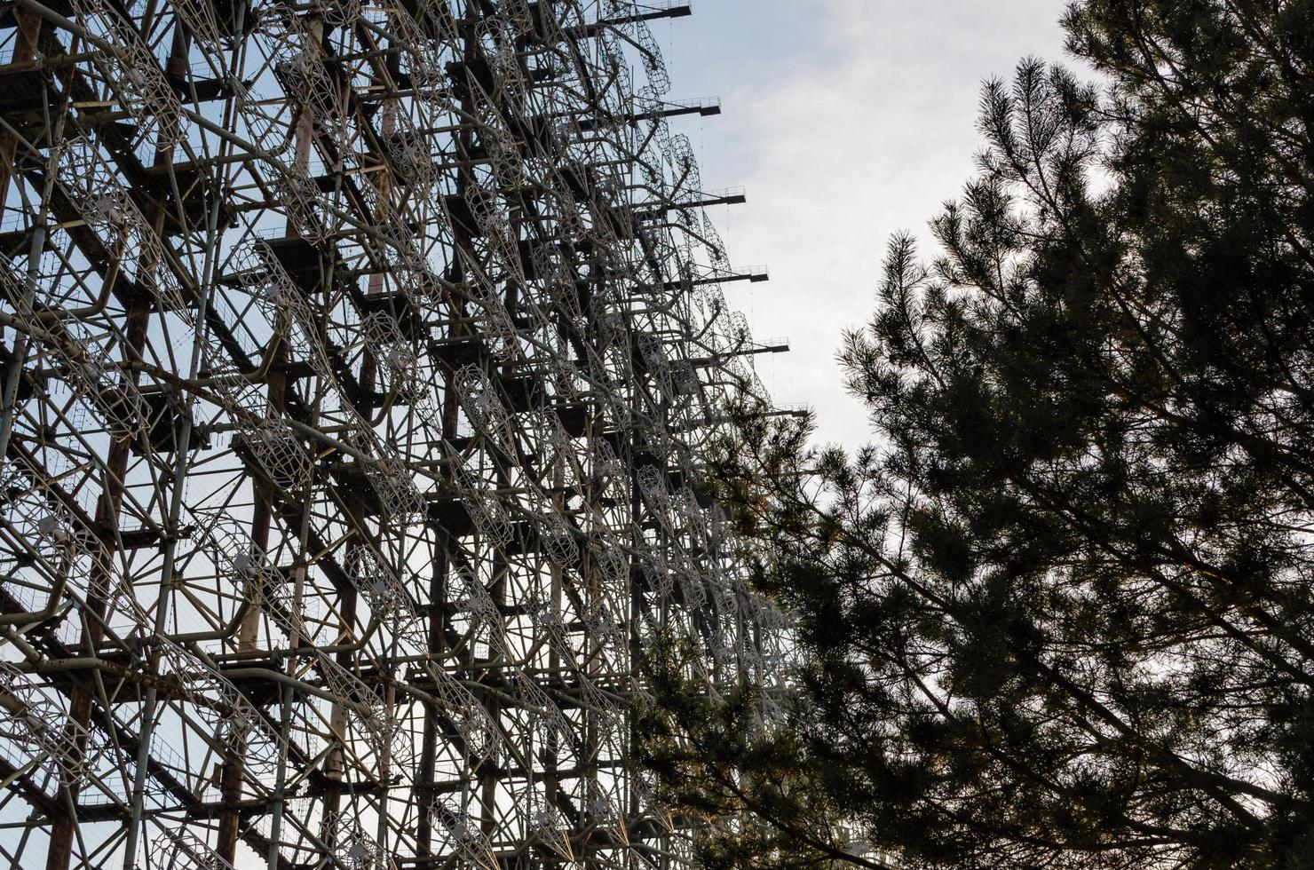 Pripyat, Ucrania, 2021 - marco de una torre de radio en Chernobyl foto