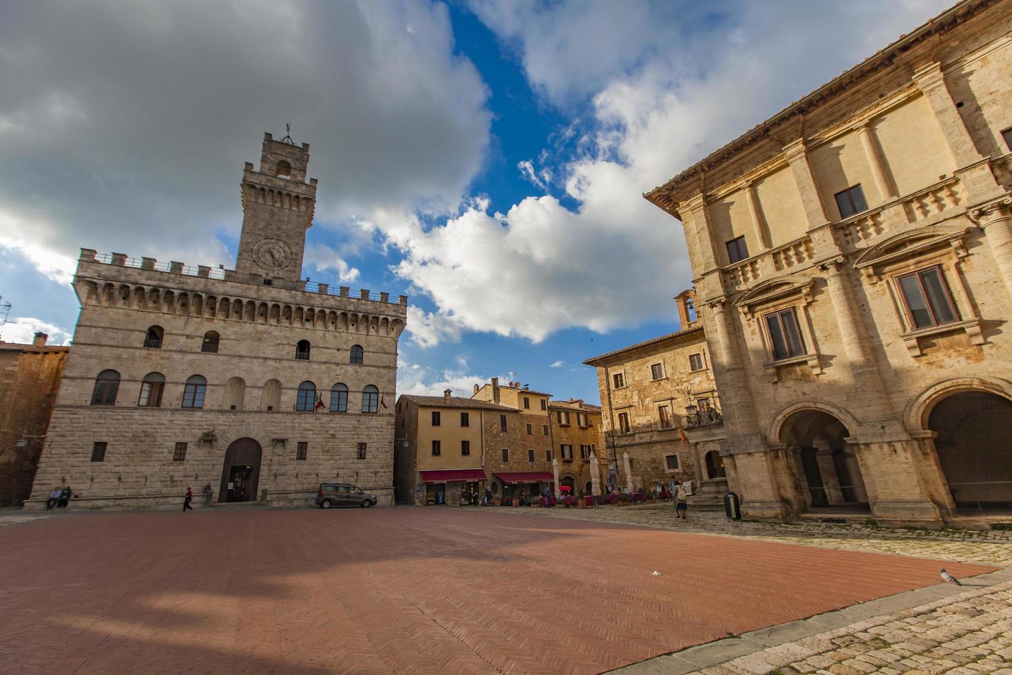 montepulciano, italia, 19 de septiembre de 2016 - desconocidos en montepulciano, italia. Montepulciano es una ciudad medieval y renacentista en la provincia de Siena, en el sur de la Toscana. foto