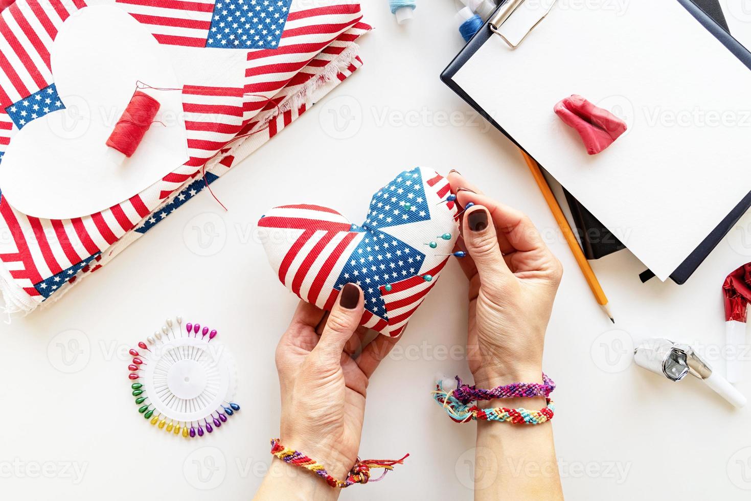 Diy 4th of July step by step needle holder craft. Step 10 - the pin cushion is ready to use photo