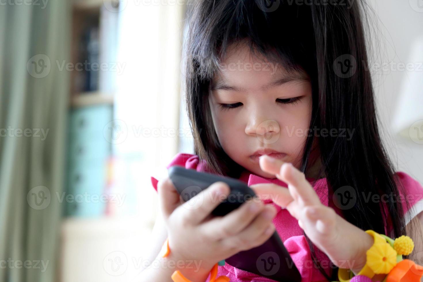 niño con tecnología foto