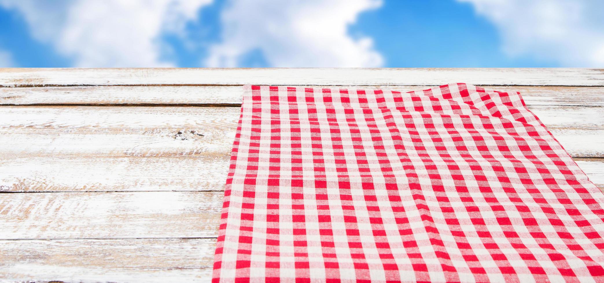 Red And White Tablecloth Stock Photos, Images and Backgrounds for Free