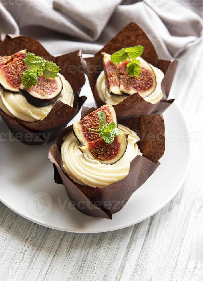 Cupkakes with figs photo