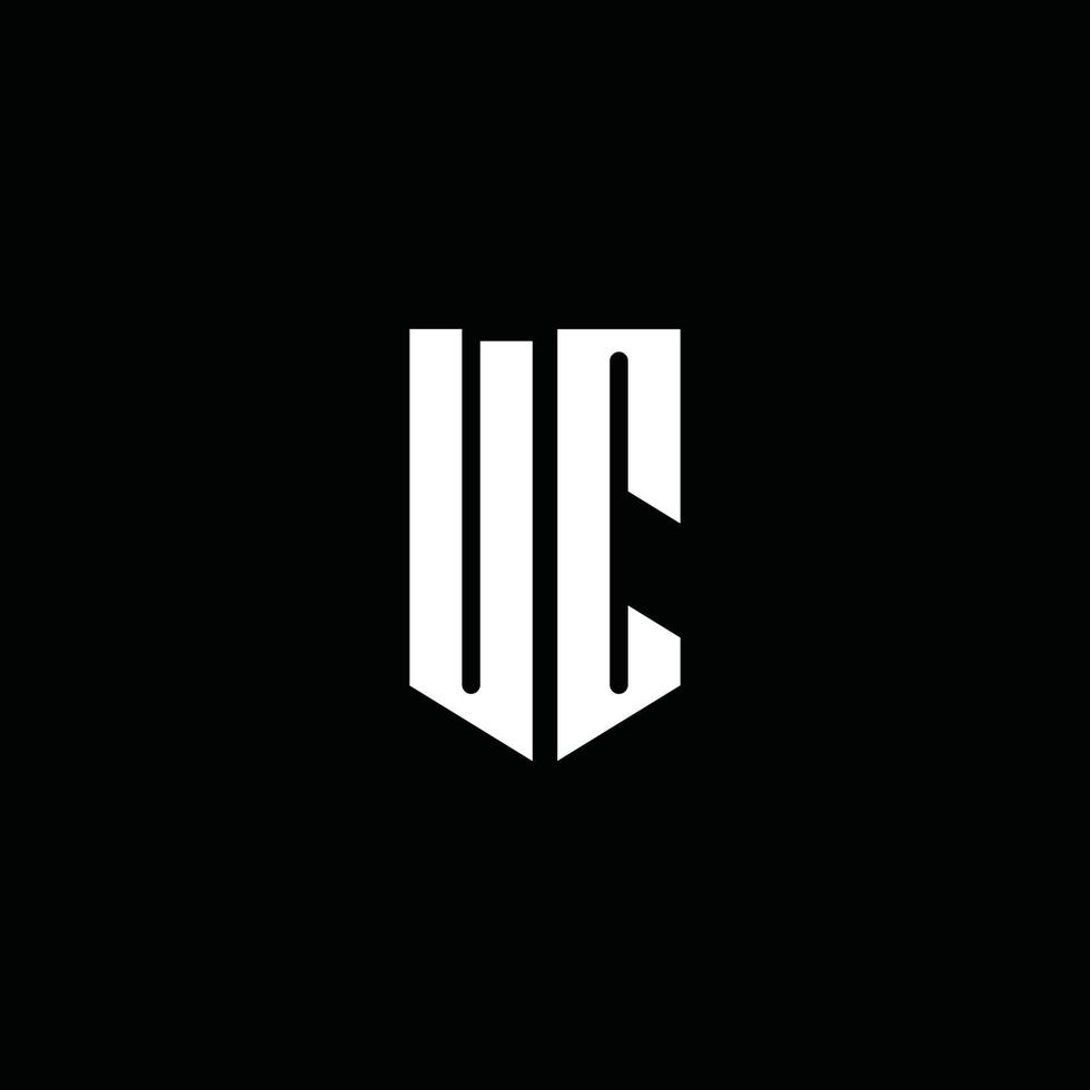 monograma del logotipo de uc con estilo emblema aislado sobre fondo negro vector