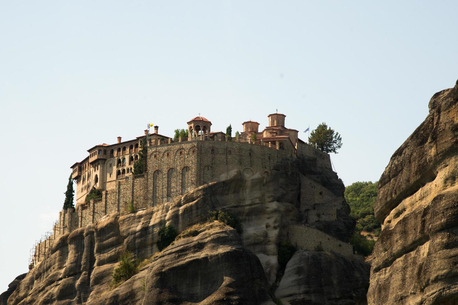 Monasterio ortodoxo en la cima de las montañas de Meteora, Grecia foto